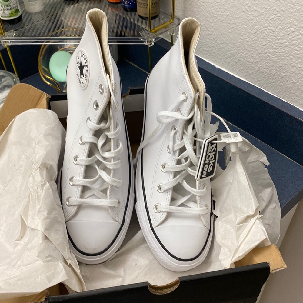SOLD! SOLD! NEVER WORN! Leather All Star Converse High Top Excellent Condition